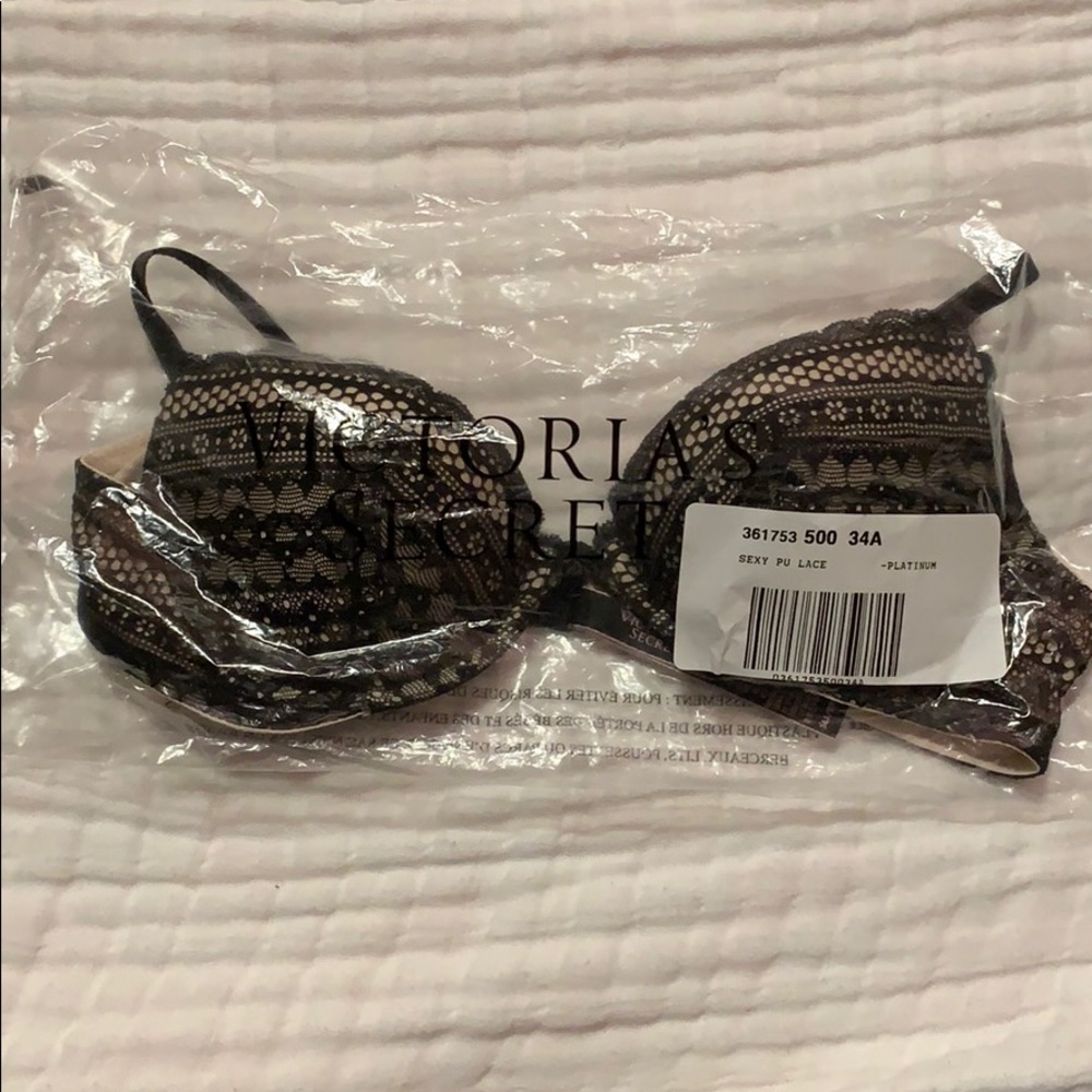 Brand new Victoria Secret push up bra 34A